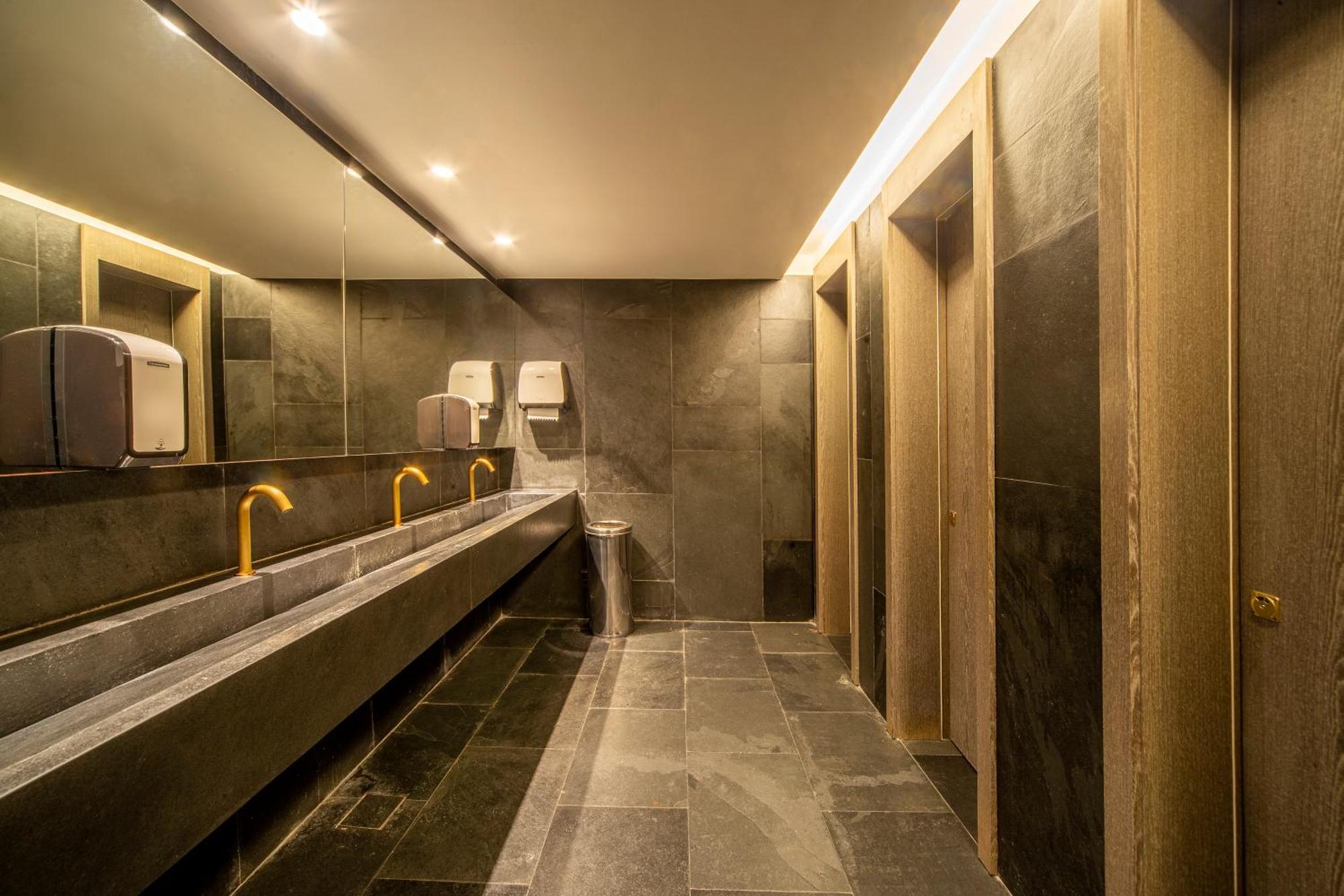 Lifestyle Laghetto Collection Hotel Рио де Жанейро Екстериор снимка The bathrooms at the station